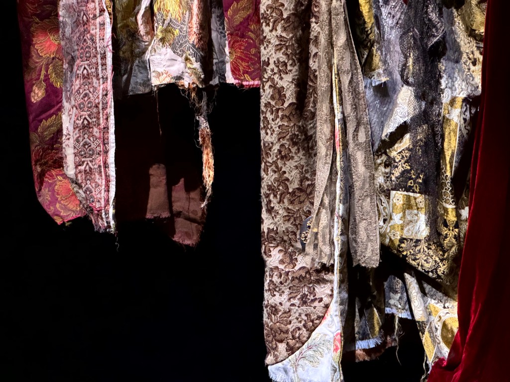 136. Met Christian Lacroix het theater&nbsp;in